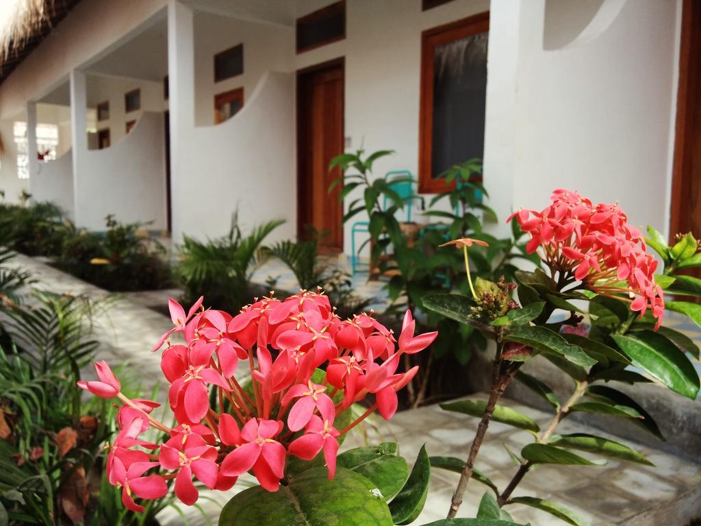 La Favela Hostel Gili Trawangan Exterior photo